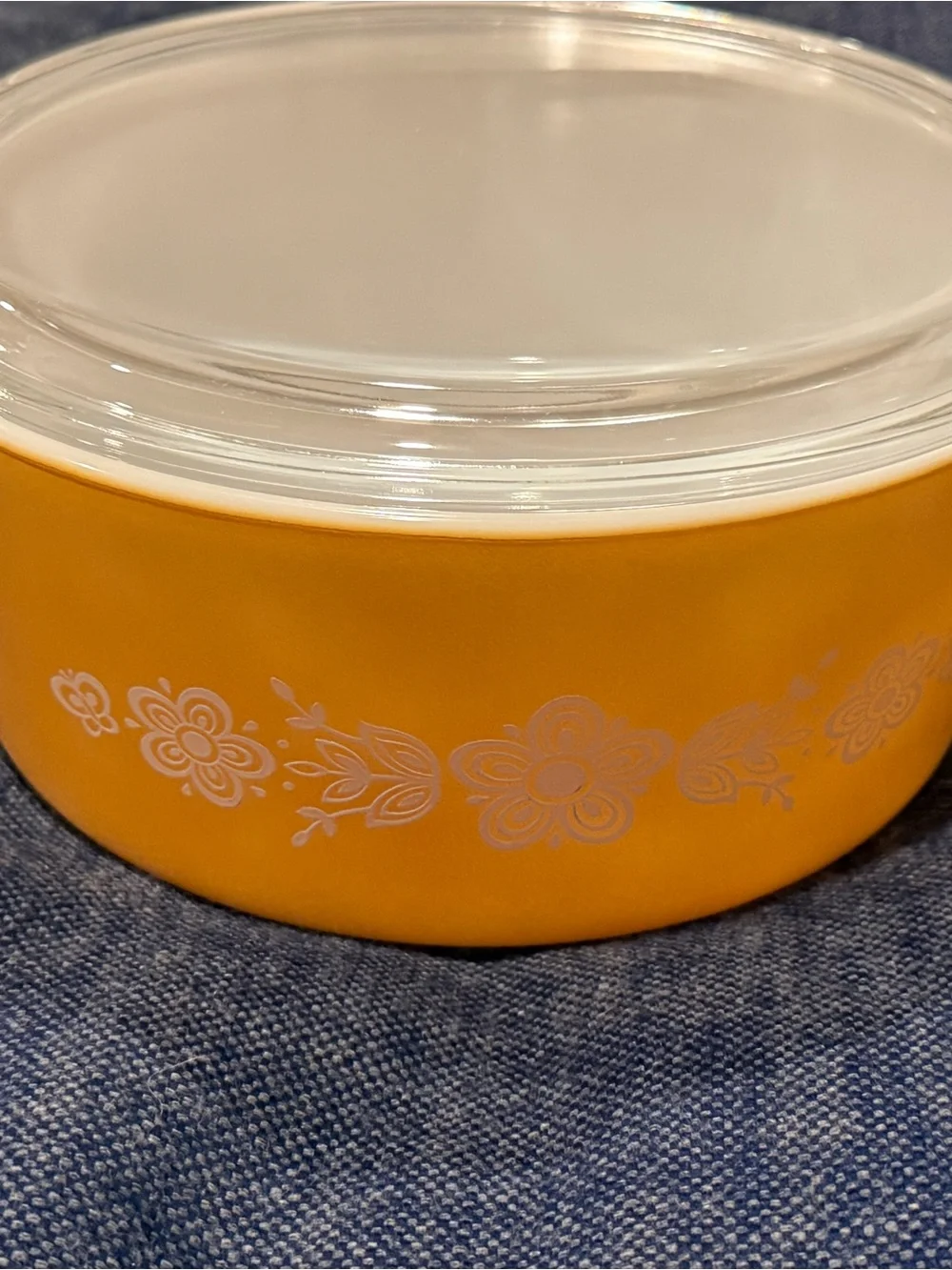 Vintage Pyrex Butterfly Gold 475-B Casserole Dish 2.5 Qt Round with Lid 1970s